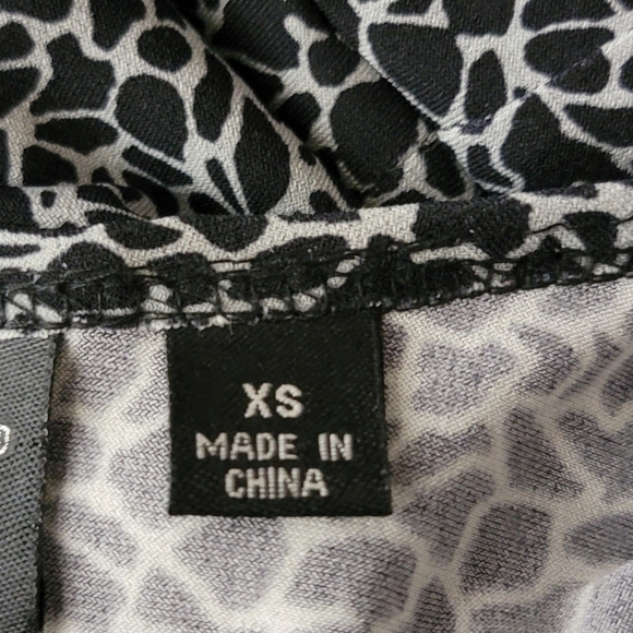 Dialogue faux wrap pleated long sleeve v neck dress size XS - Picture 6 of 8